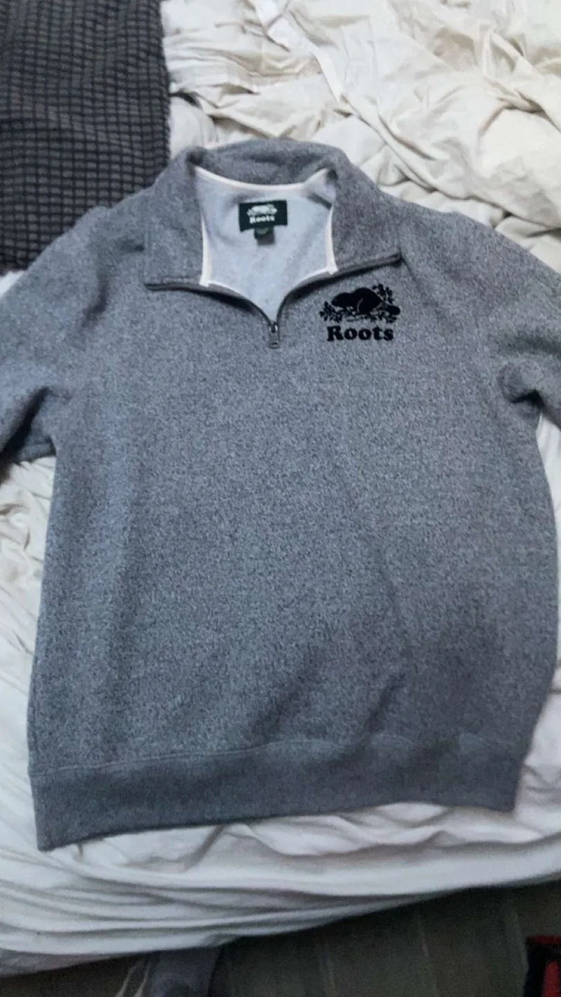 Roots Grey 1/4 Zip Pullover - Size m men’s L women’s thumbnail