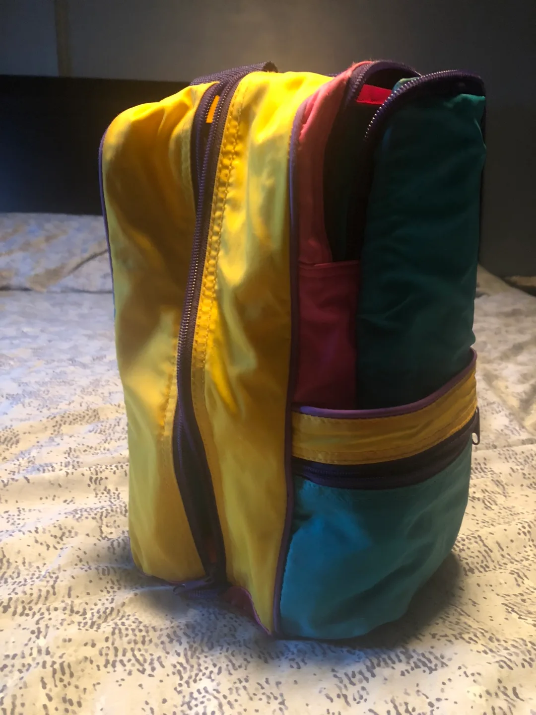 Colourful Vintage Style Travel Bag image indicator(2)