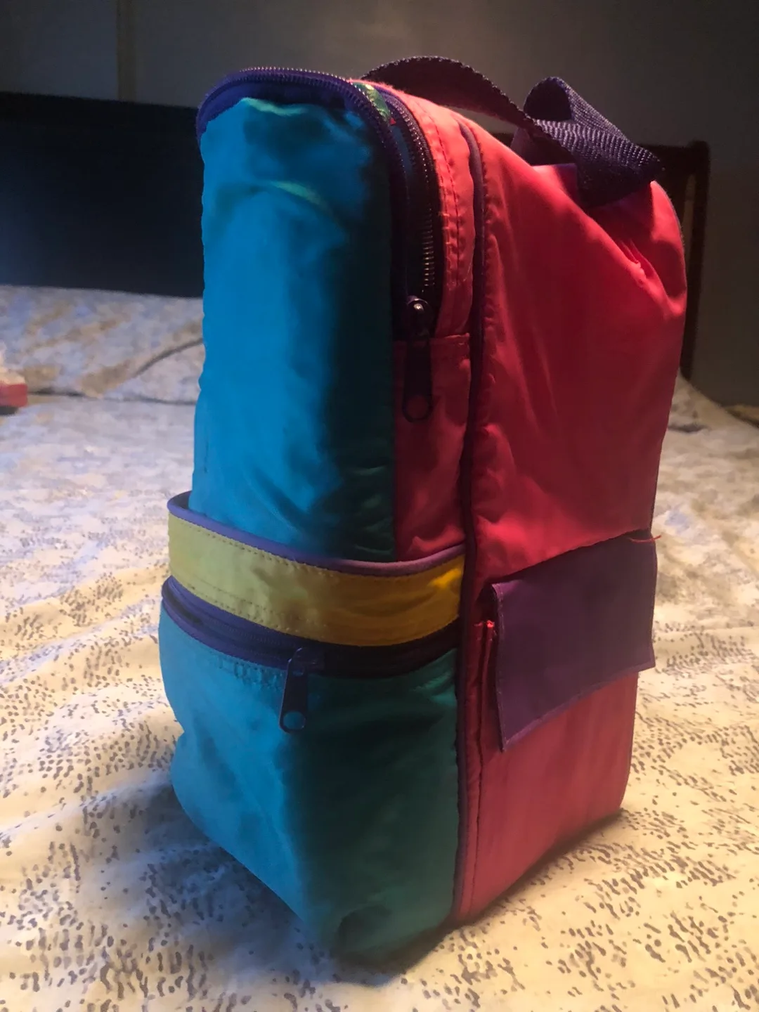 Colourful Vintage Style Travel Bag image indicator(5)