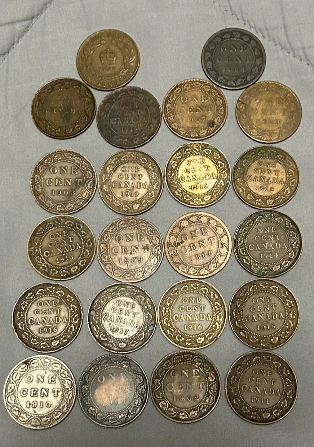 Collection of Canadian Large Pennies thumbnail