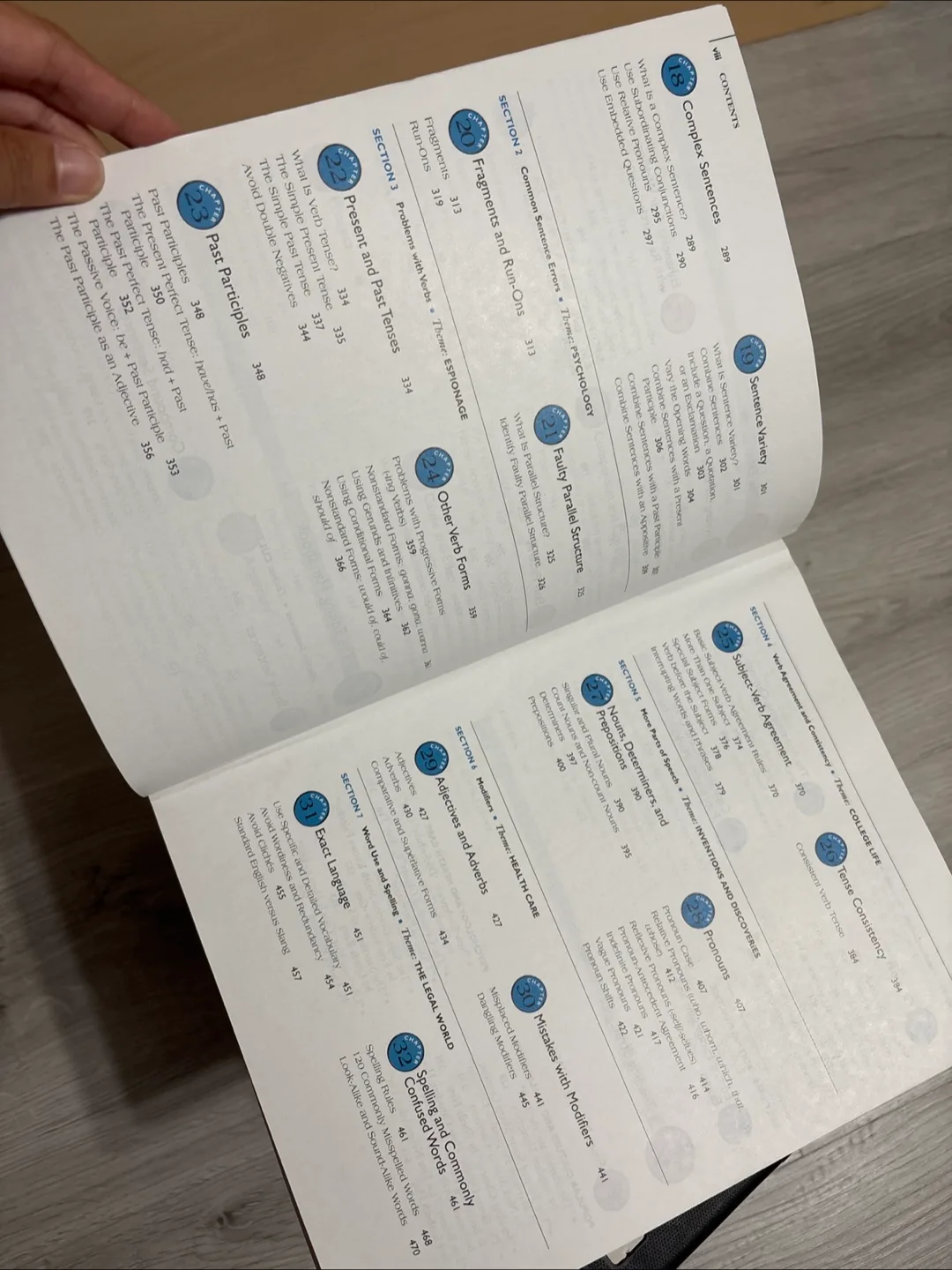 The Canadian Writer's World: Paragraphs and Essays image indicator(5)