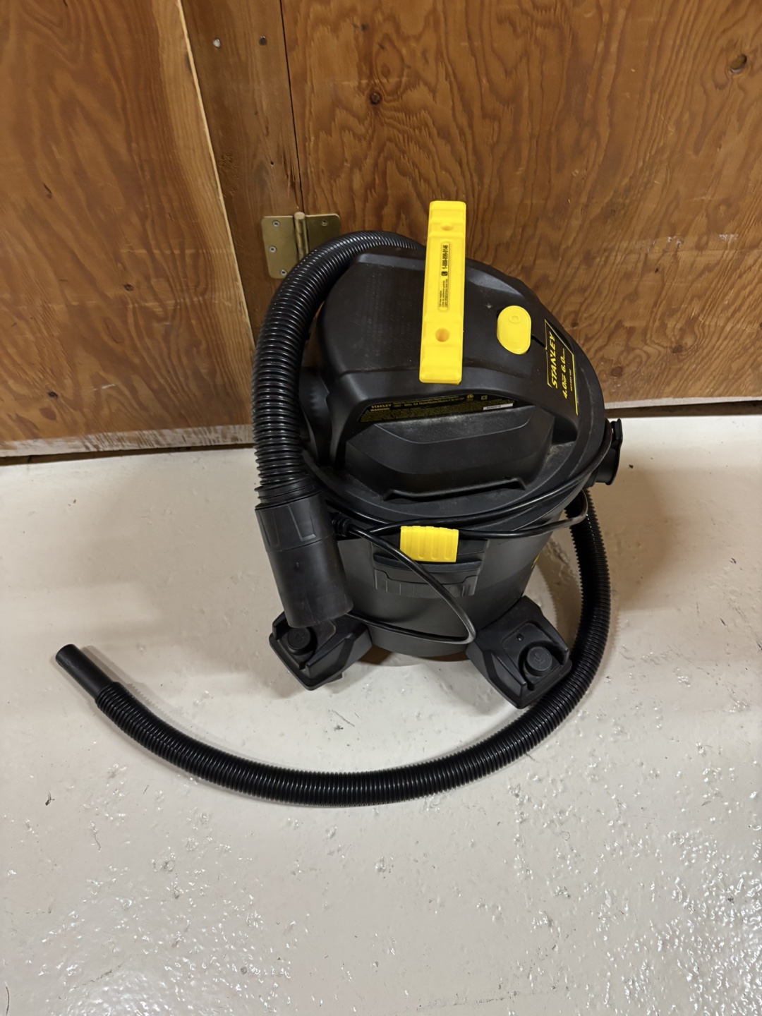 Stanley 4.0 HP Wet/Dry Vac - 6 Gallon - photo 2