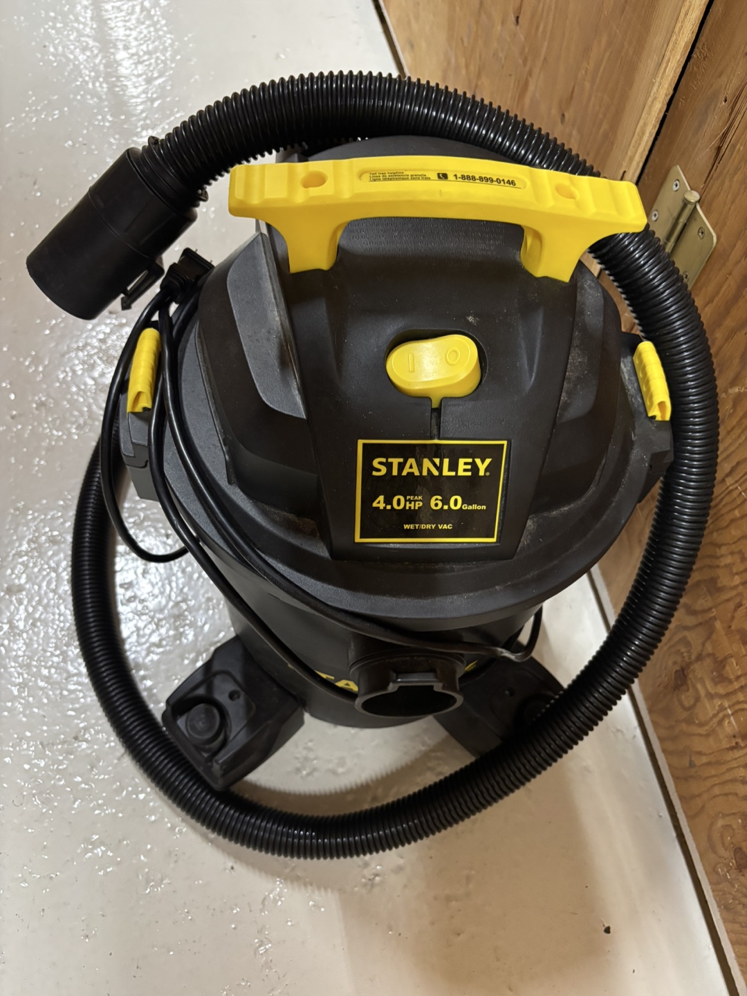 Stanley 4.0 HP Wet/Dry Vac - 6 Gallon