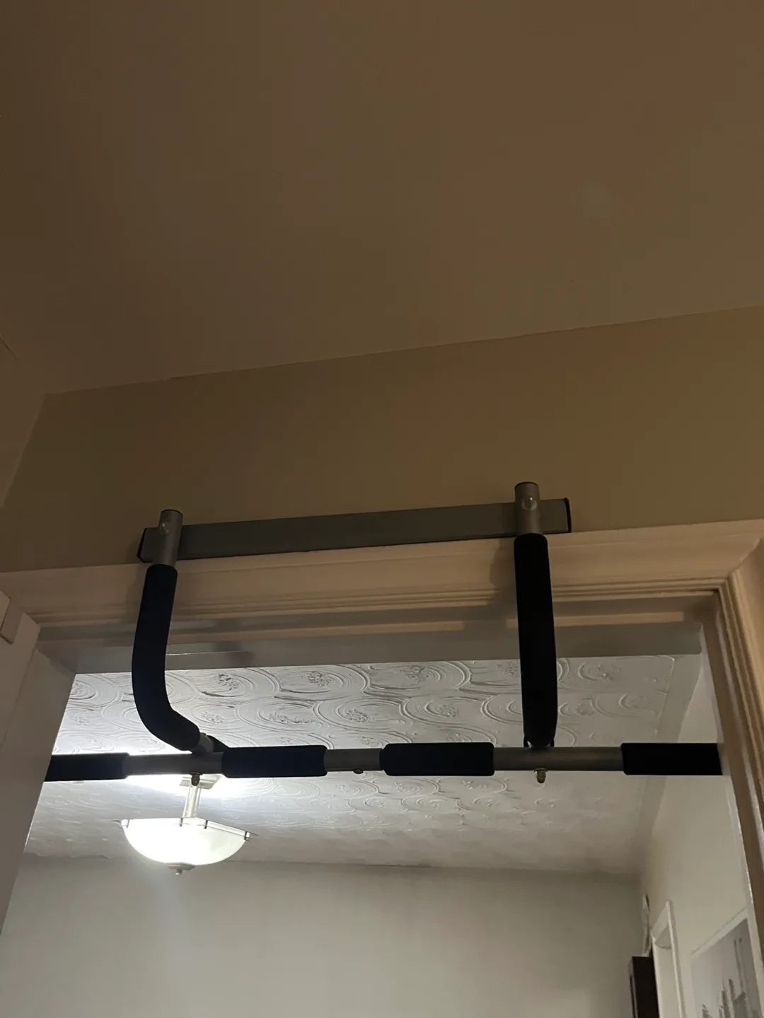 Doorway Pull Up Bar image indicator(2)