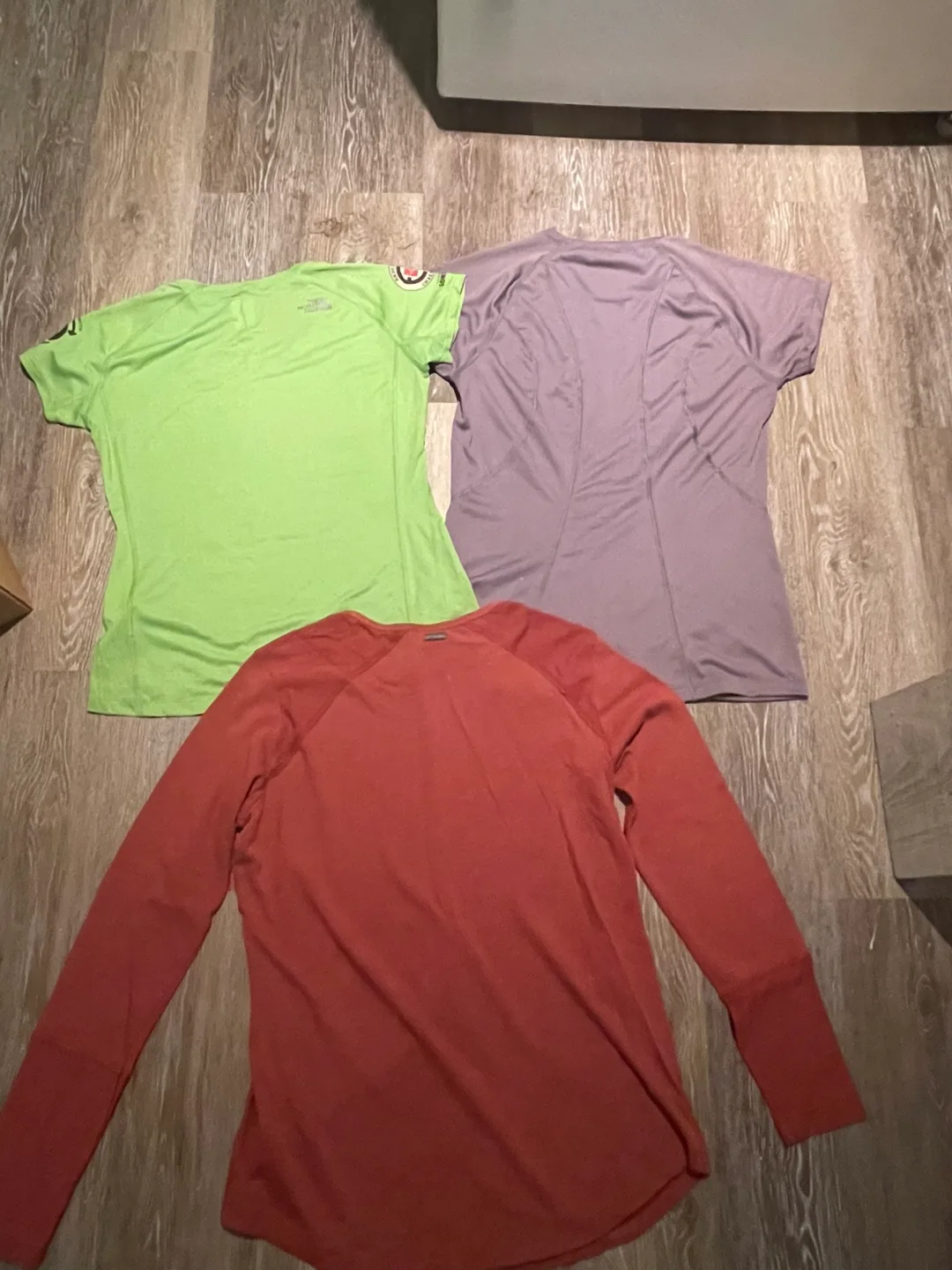 The North Face, Columbia T-Shirts image indicator(5)