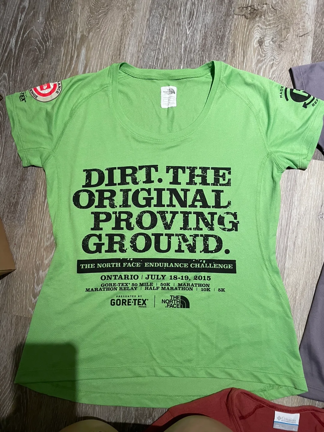 The North Face, Columbia T-Shirts image indicator(2)