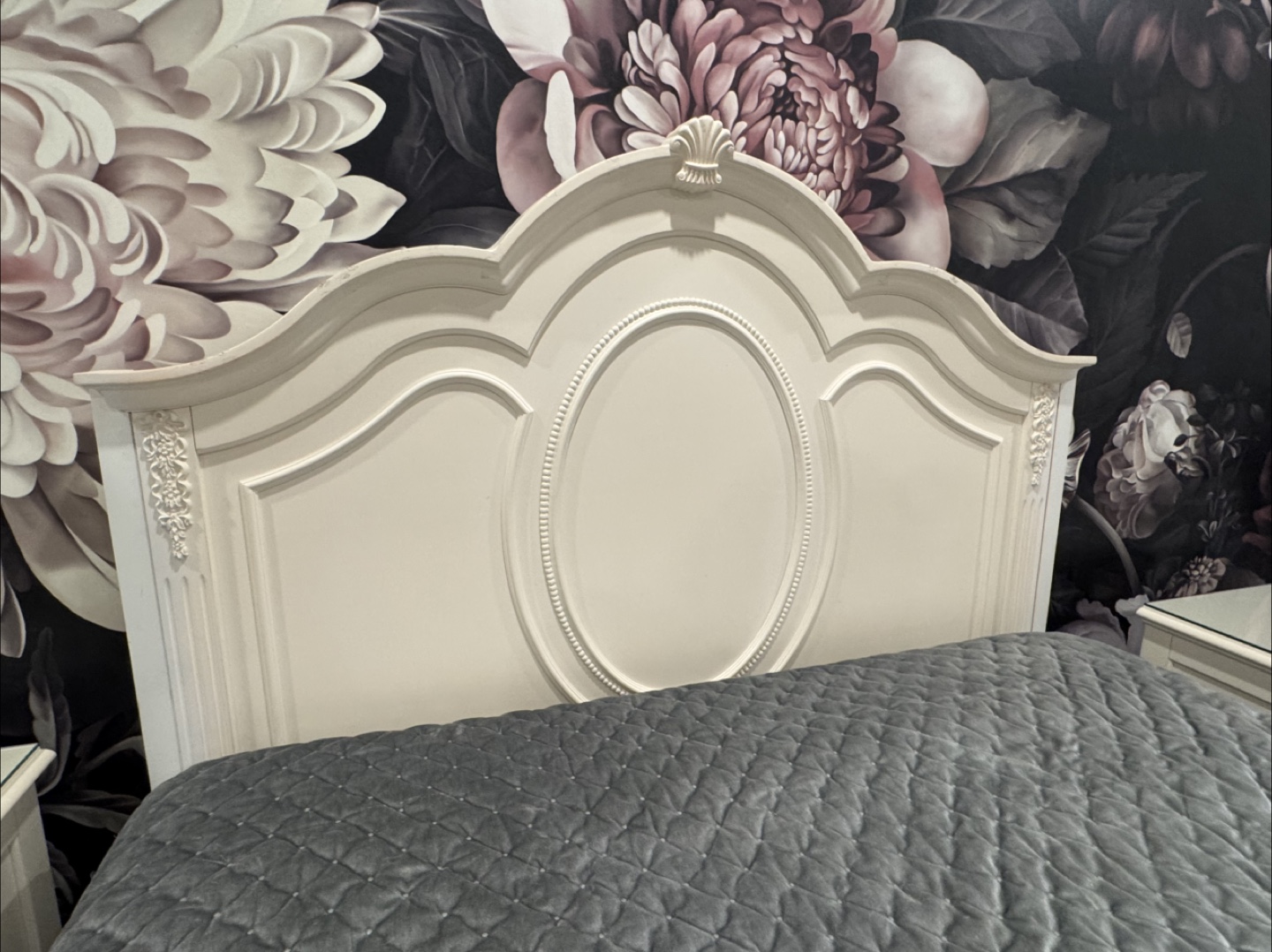 Solid wood white Bedroom Set - Bed, Nightstands, Armoire - photo 3