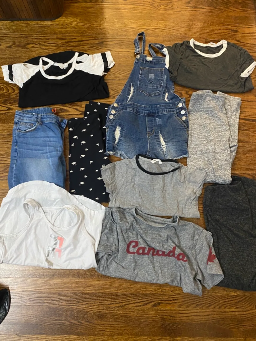 40+pc Girls Clothing Lot - sz 8-12 image indicator(3)