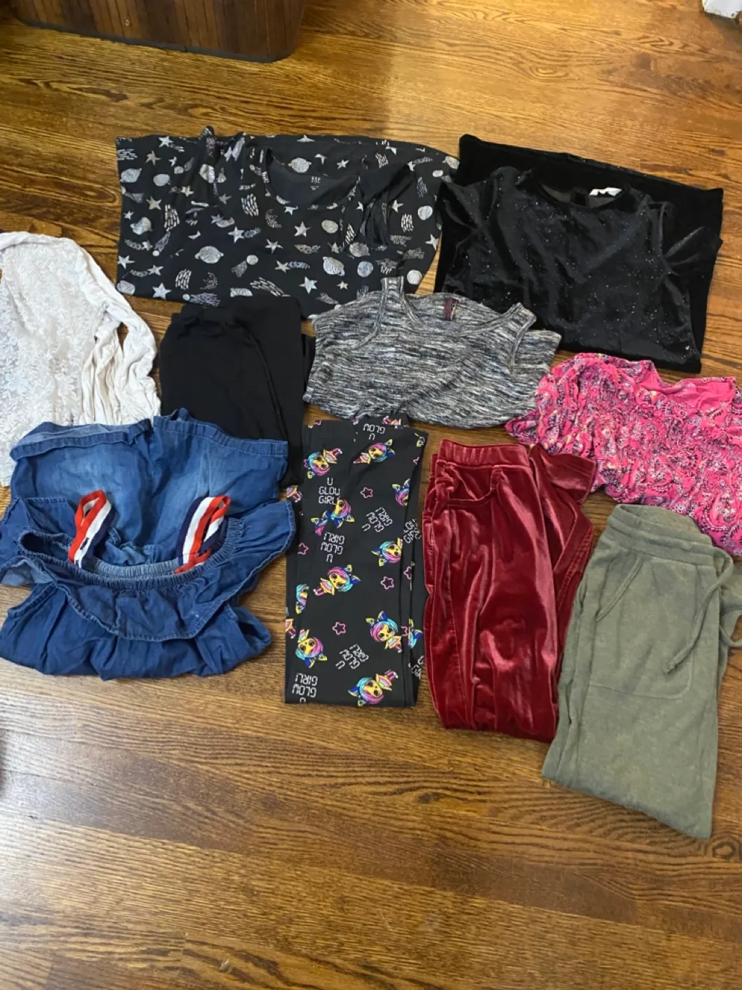 40+pc Girls Clothing Lot - sz 8-12 image indicator(4)
