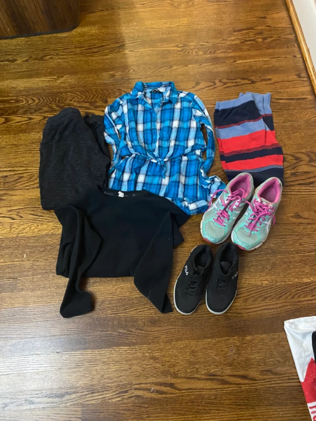 40+pc Girls Clothing Lot - sz 8-12 image indicator(6)