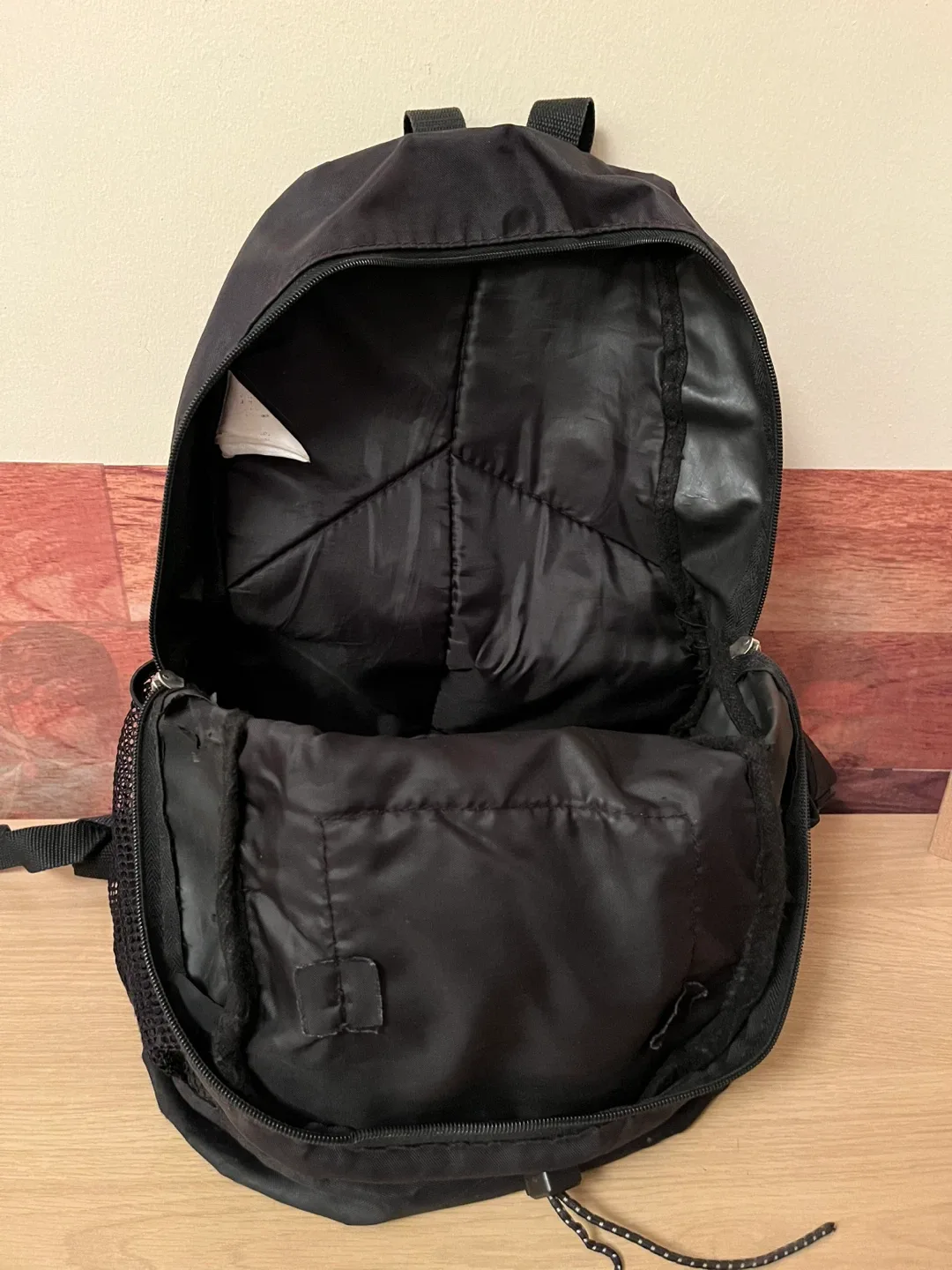 Black Backpack image indicator(3)