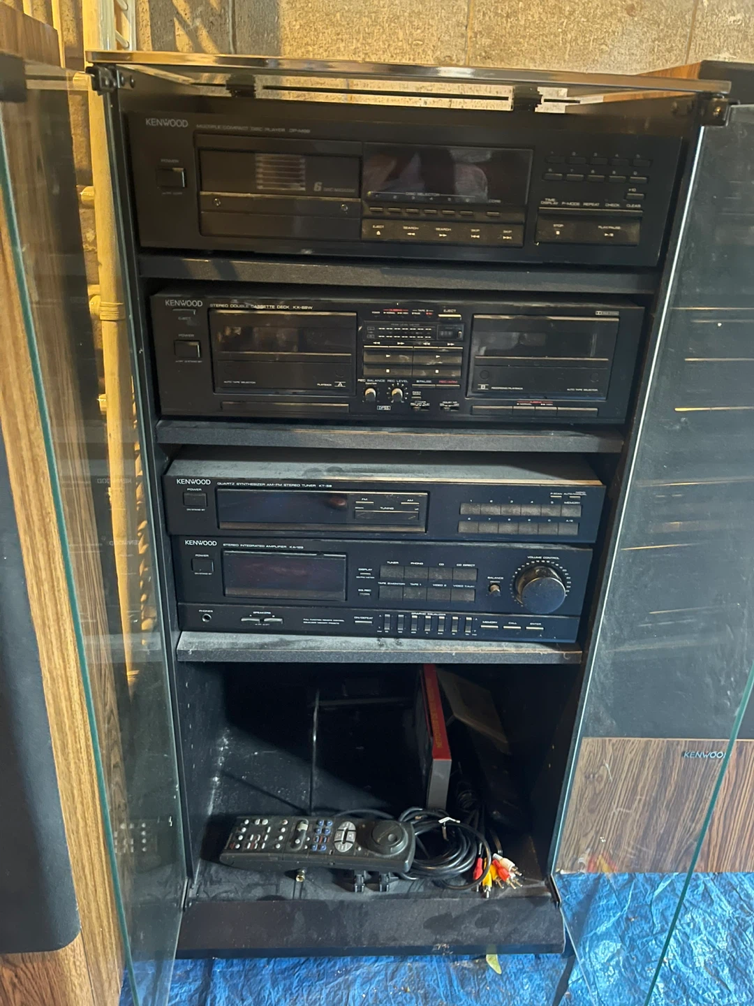REDUCED - WORKING Kenwood Stereo Speakers & Cabinet - photo 3