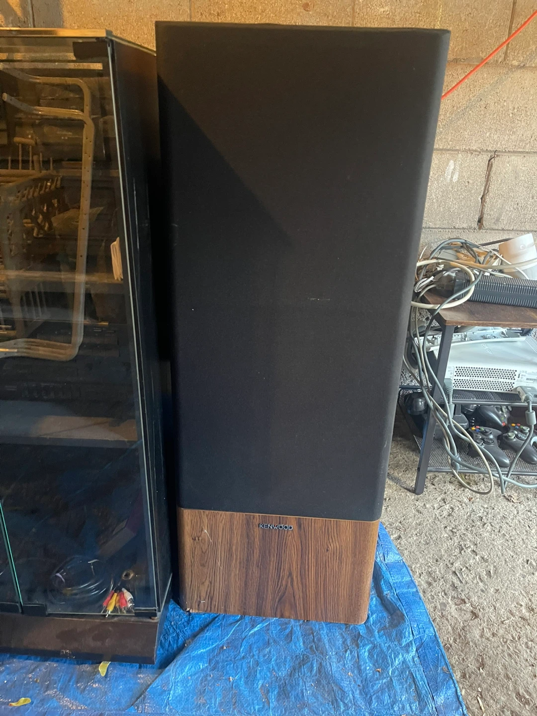 REDUCED - WORKING Kenwood Stereo Speakers & Cabinet - photo 2