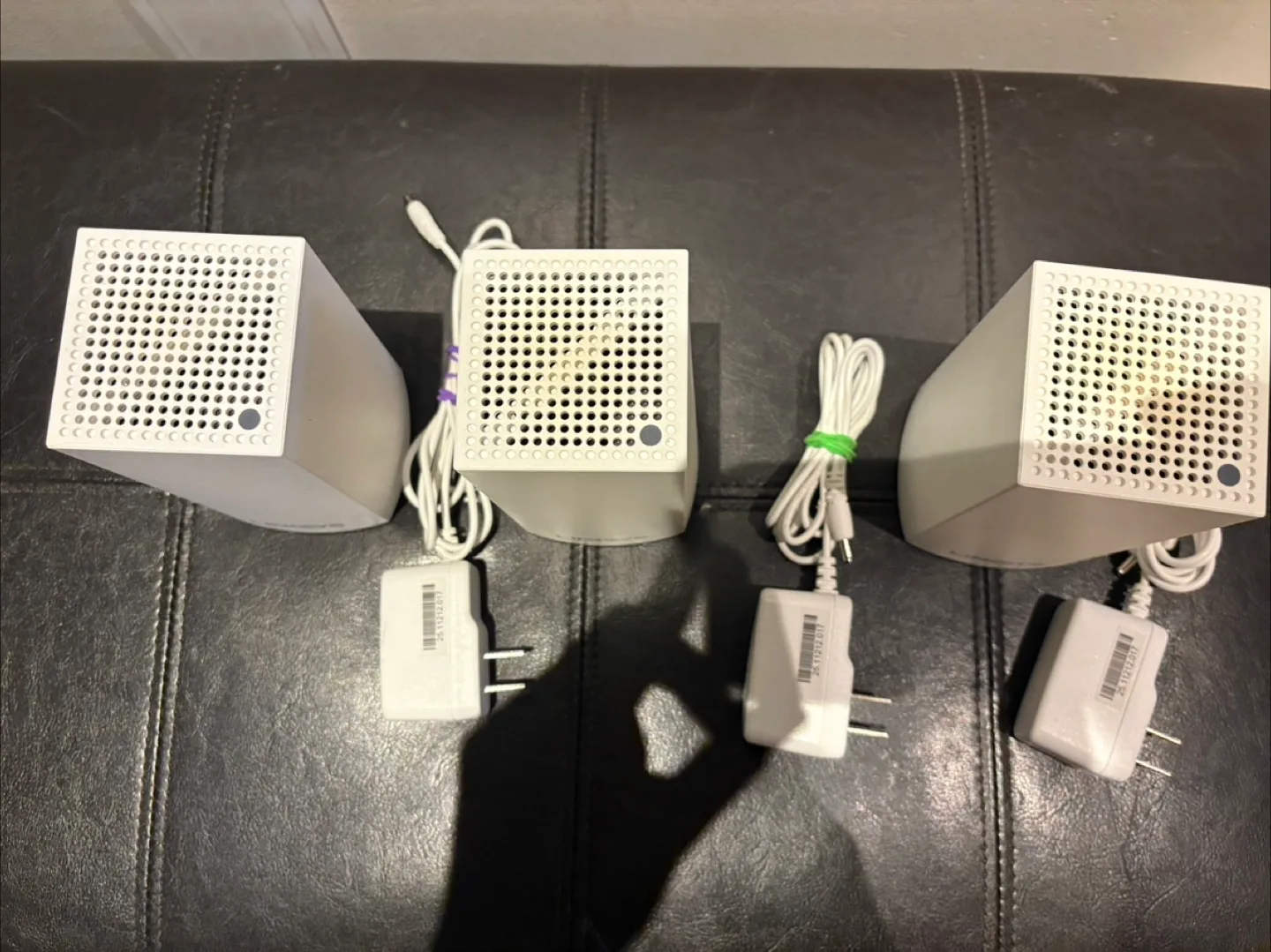 Linksys Velop WHW01 WiFi Mesh System (3-Pack) image indicator(2)