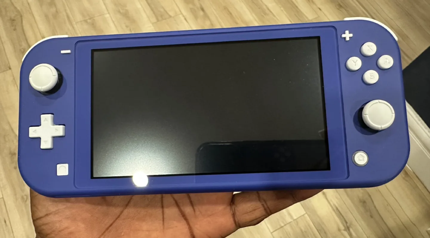 Nintendo Switch Lite - Blue with Box & Charger image indicator(2)