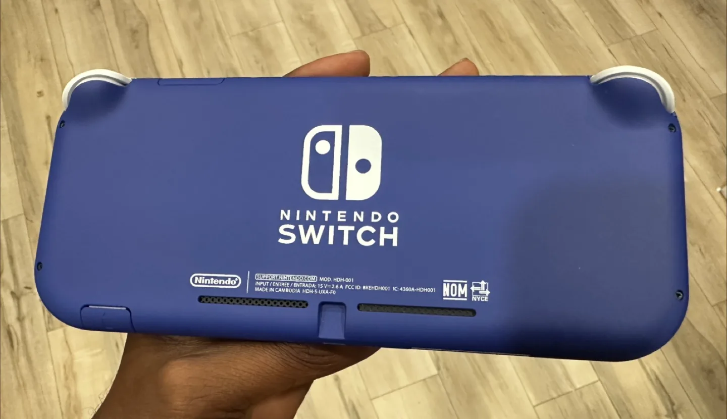 Nintendo Switch Lite - Blue with Box & Charger image indicator(3)
