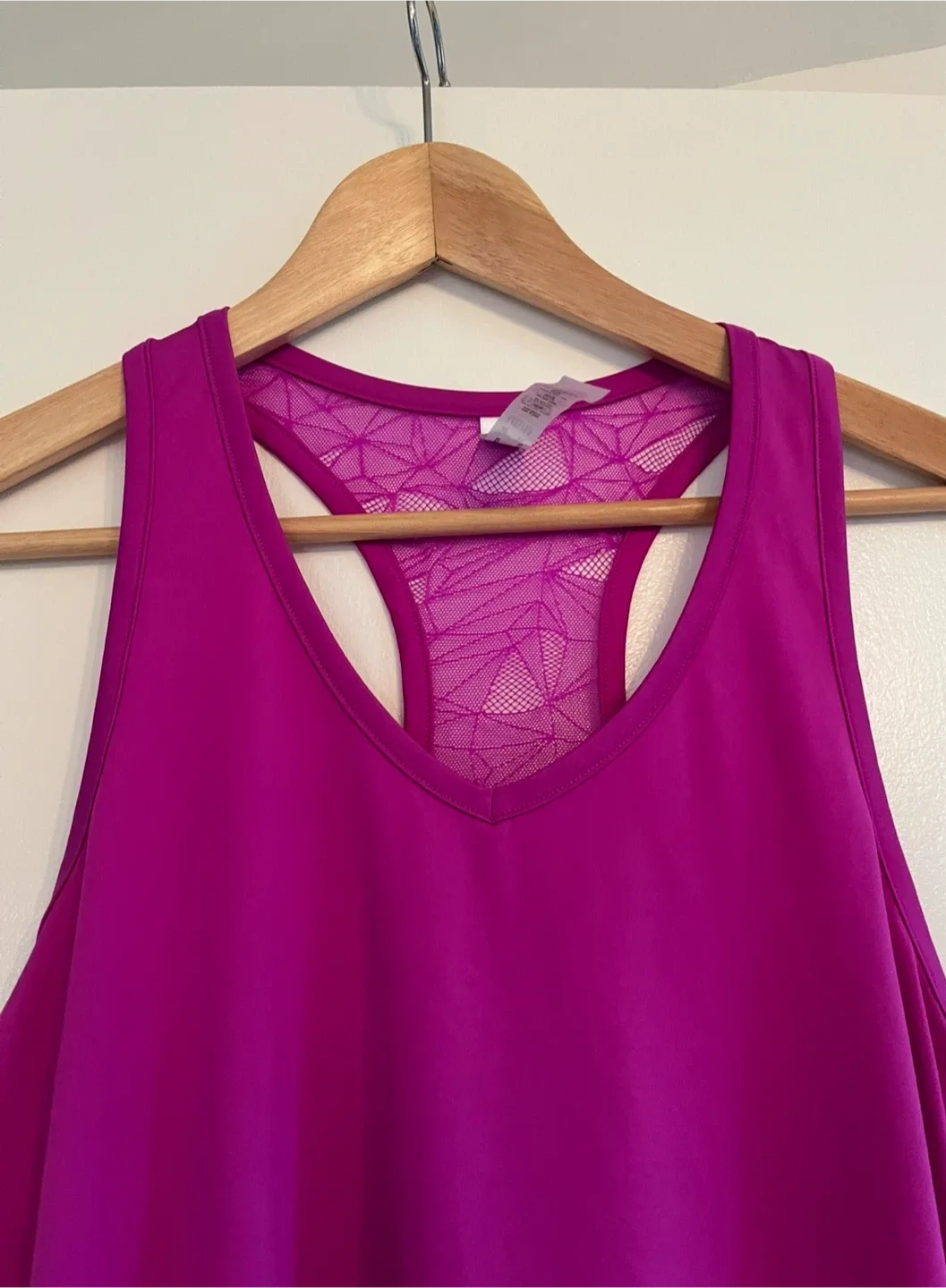 Under Armour HeatGear Tank Top - New With Tags image indicator(4)