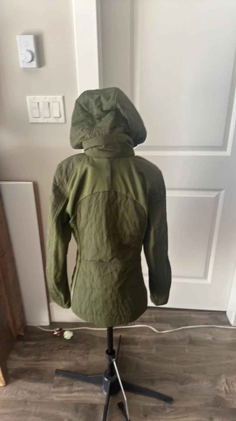 Lululemon light jacket with removable hood & front insert image indicator(8)