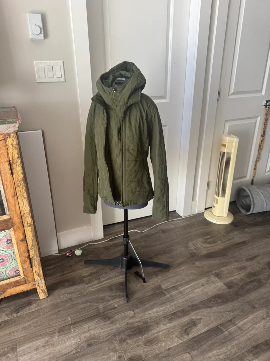 Lululemon light jacket with removable hood & front insert thumbnail