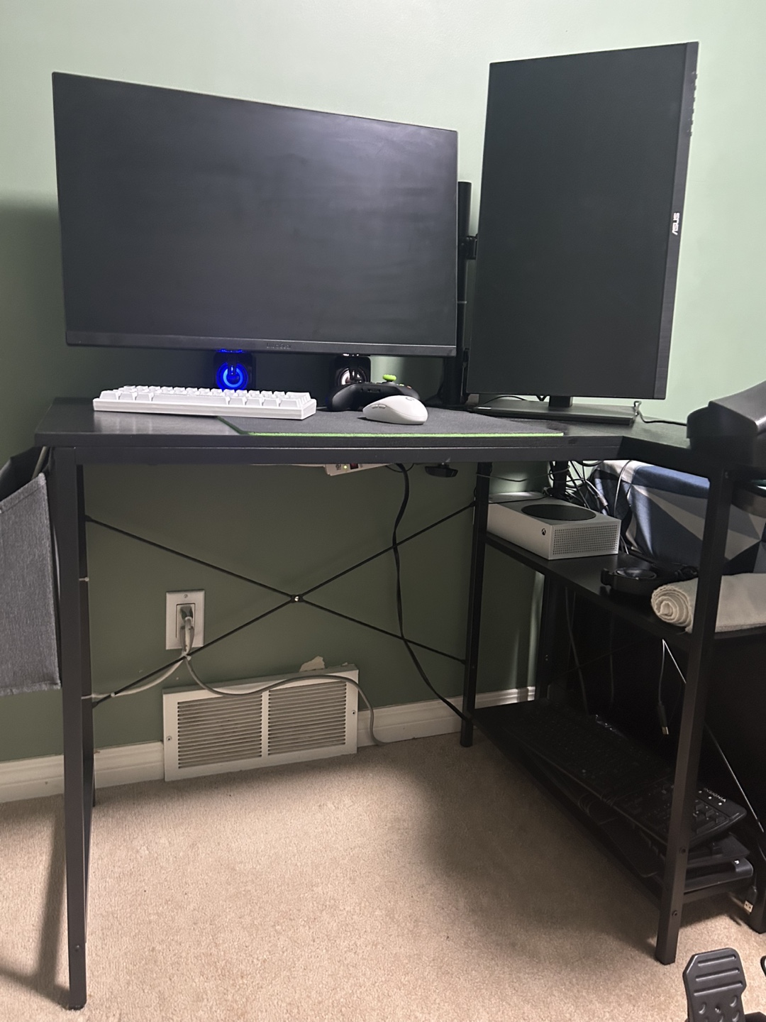 Side monitor