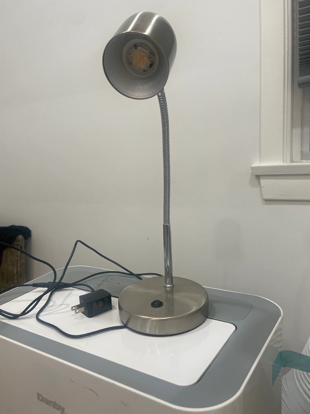 Dainolite 134LEDT Desk Lamp