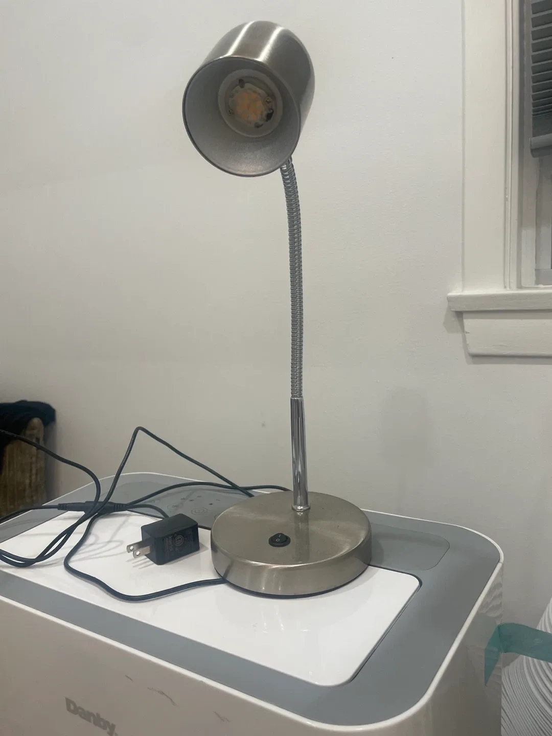 Dainolite 134LEDT Desk Lamp thumbnail