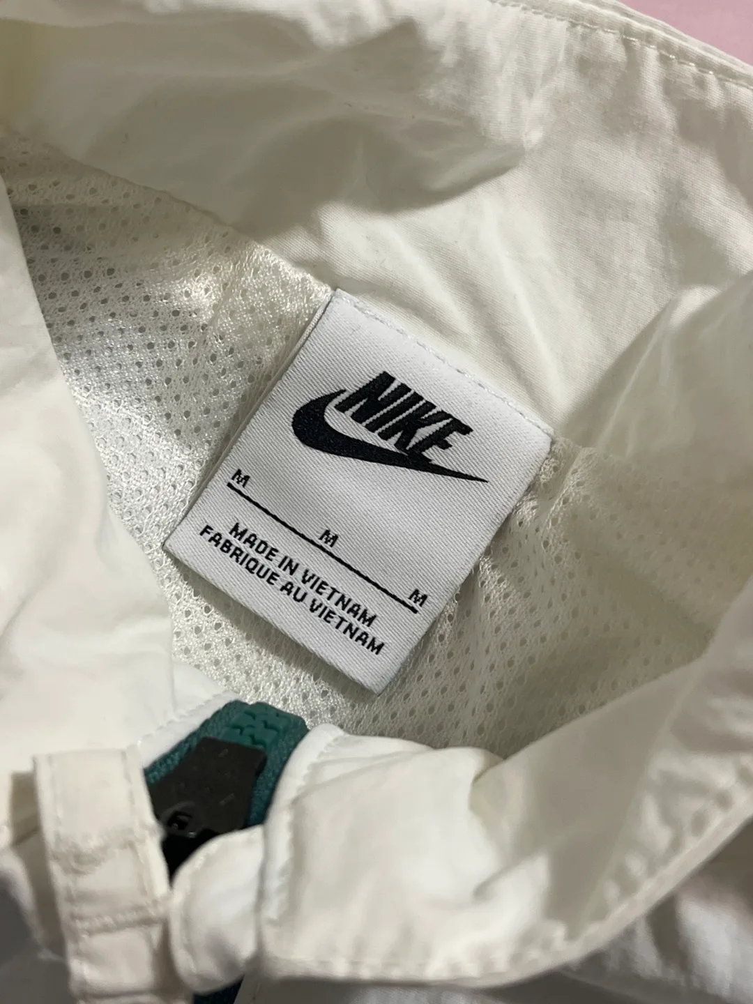 Nike Windbreaker Jacket - Size M image indicator(2)