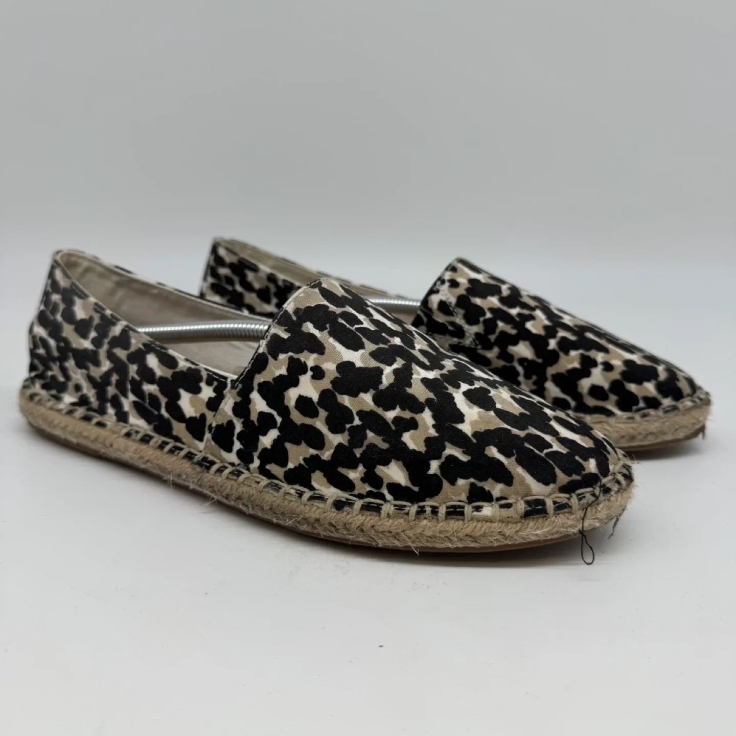 Old Navy Women’s Leopard Print Espadrilles – Size US 9 (EU 40) thumbnail