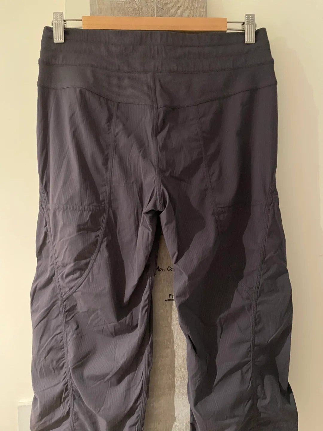 Lululemon Crop Pants - Size 6 image indicator(2)