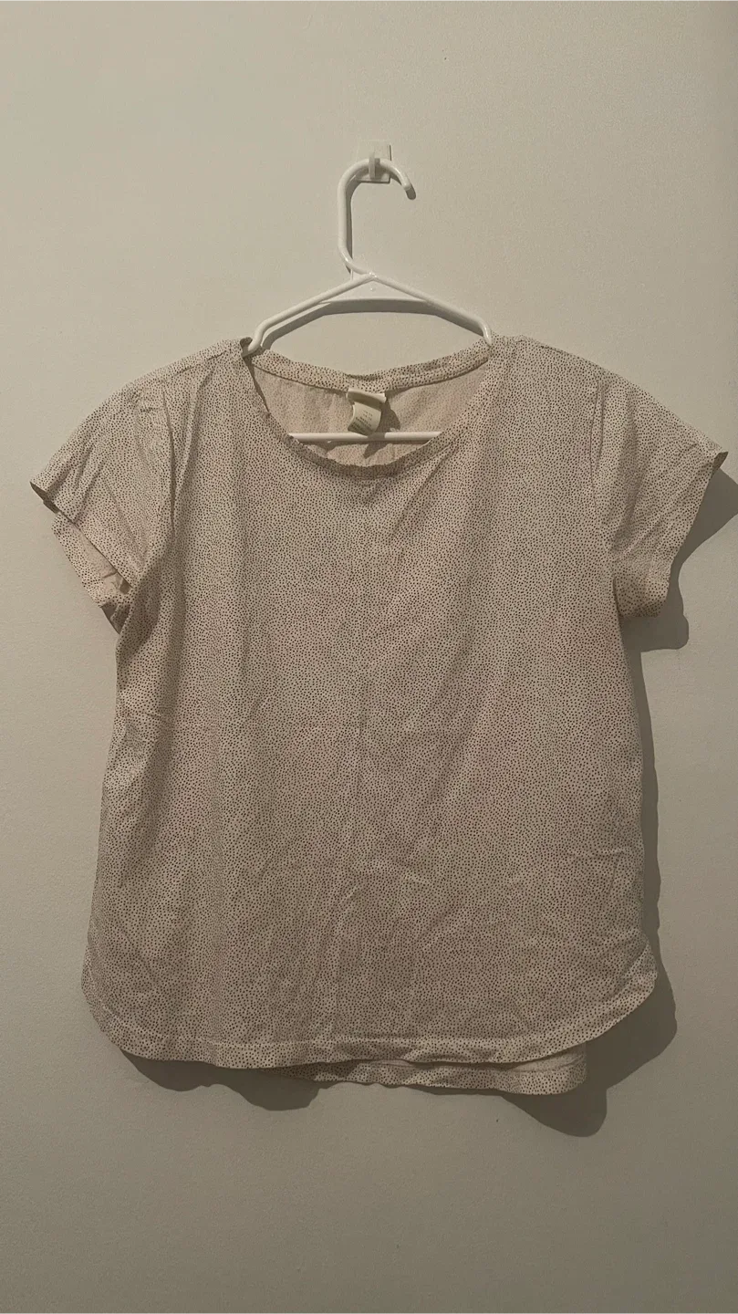 H&M Tshirt! Size is XS. thumbnail