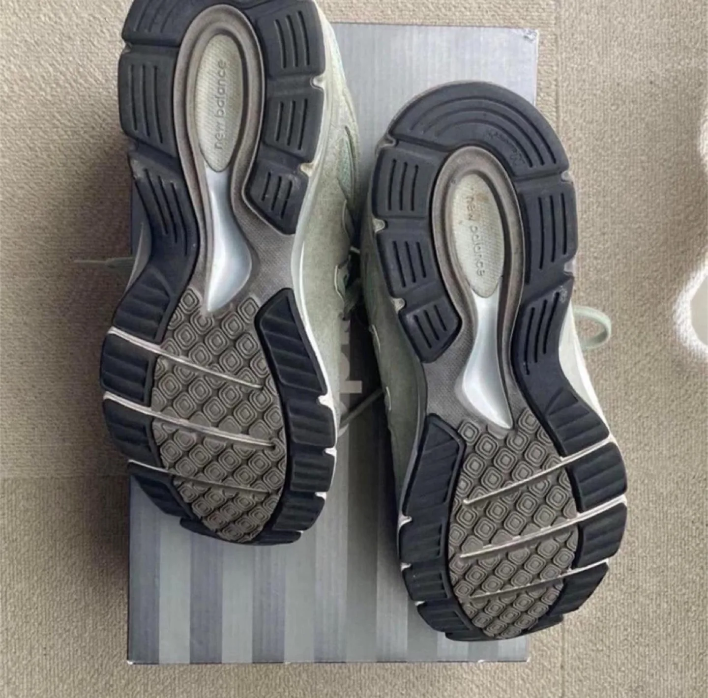 New Balance 990v4 Sea Salt, Size US 7.5 image indicator(3)