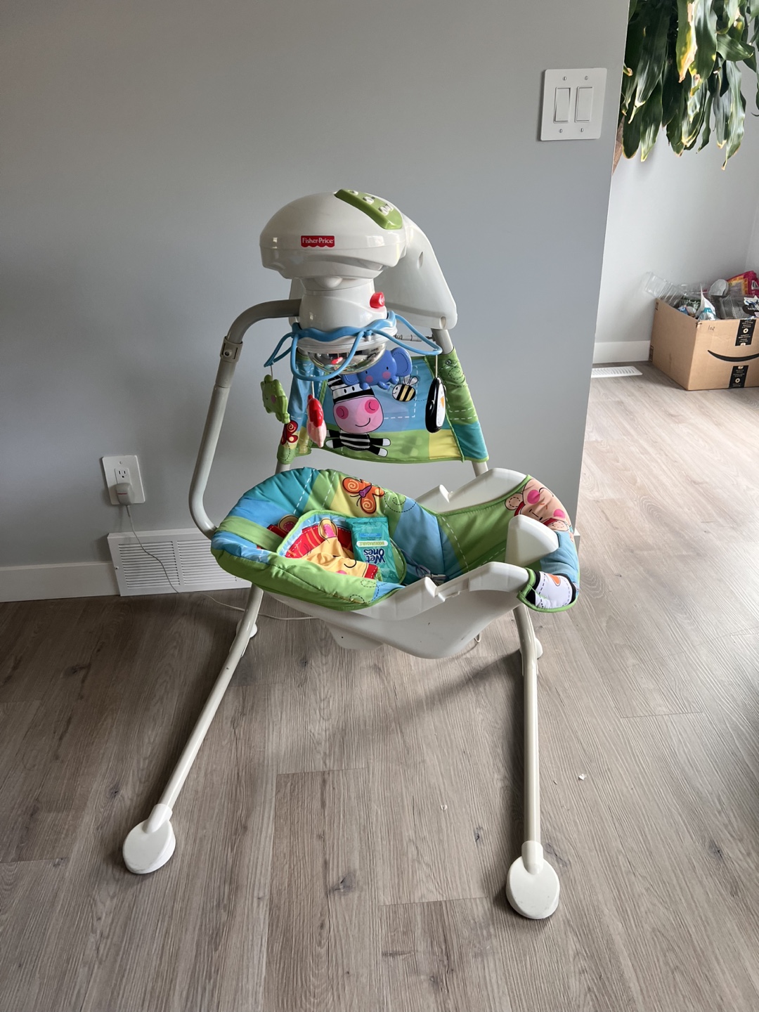 Fisher-Price Cradle 'n Swing - lots of life left - photo 2