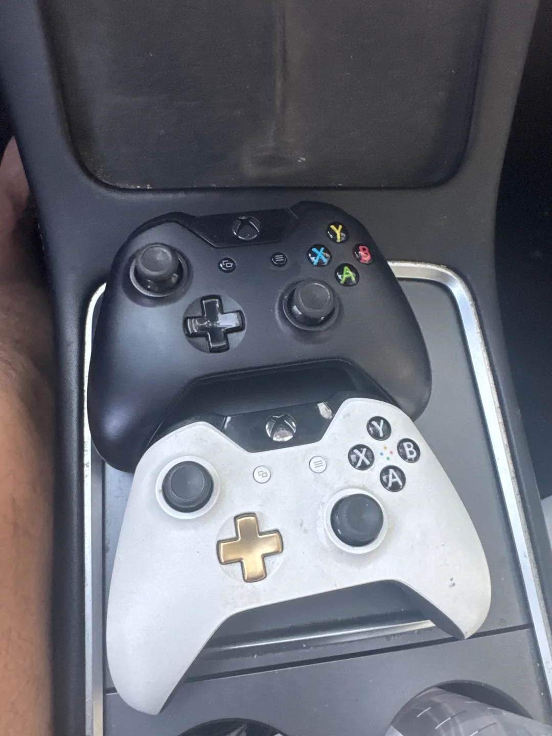 Xbox One Controllers - Black & White thumbnail