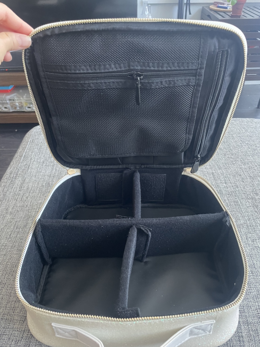 Clé de Peau Beauté Vanity Case - photo 2