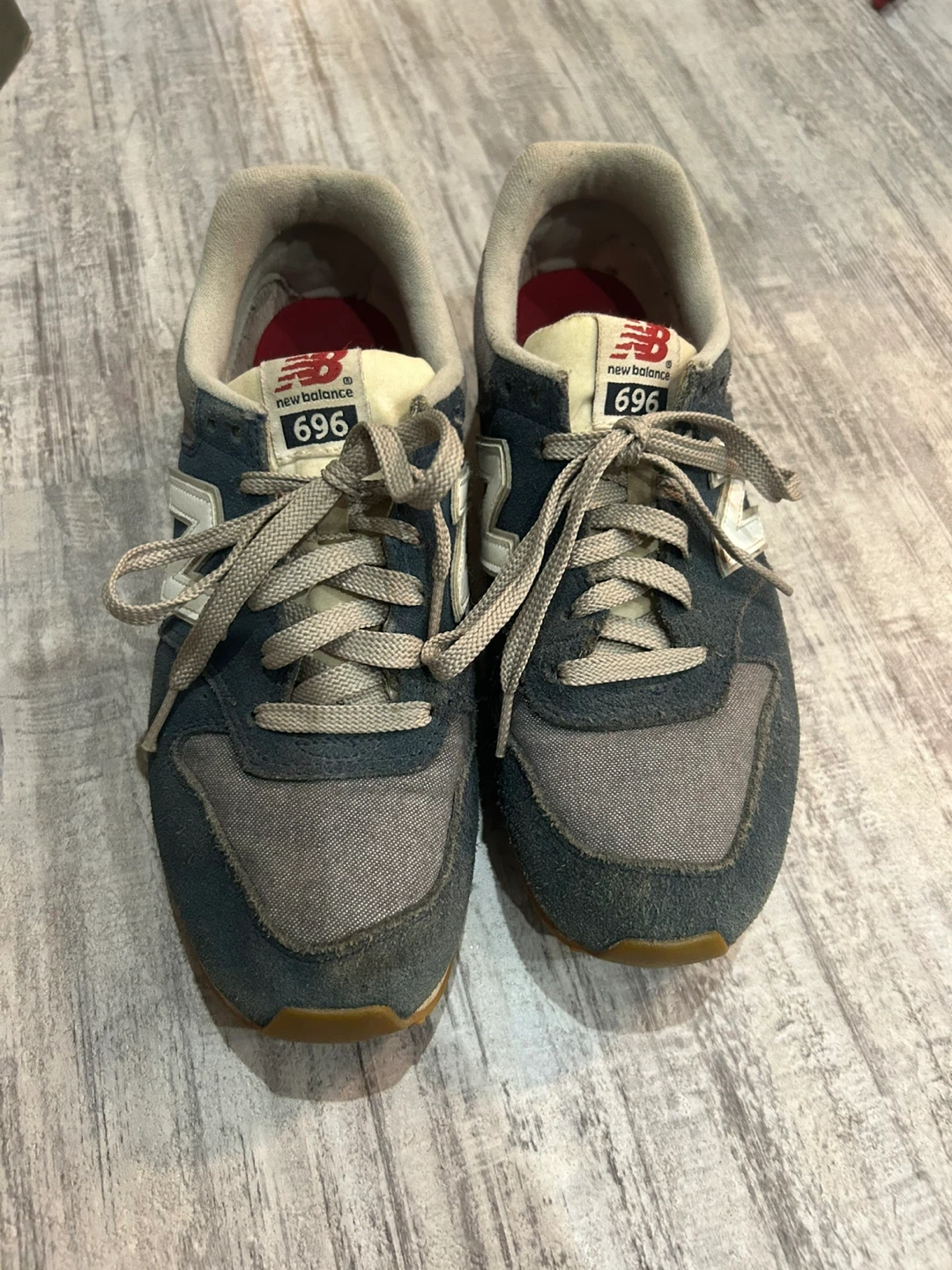 Women’s New Balance 696