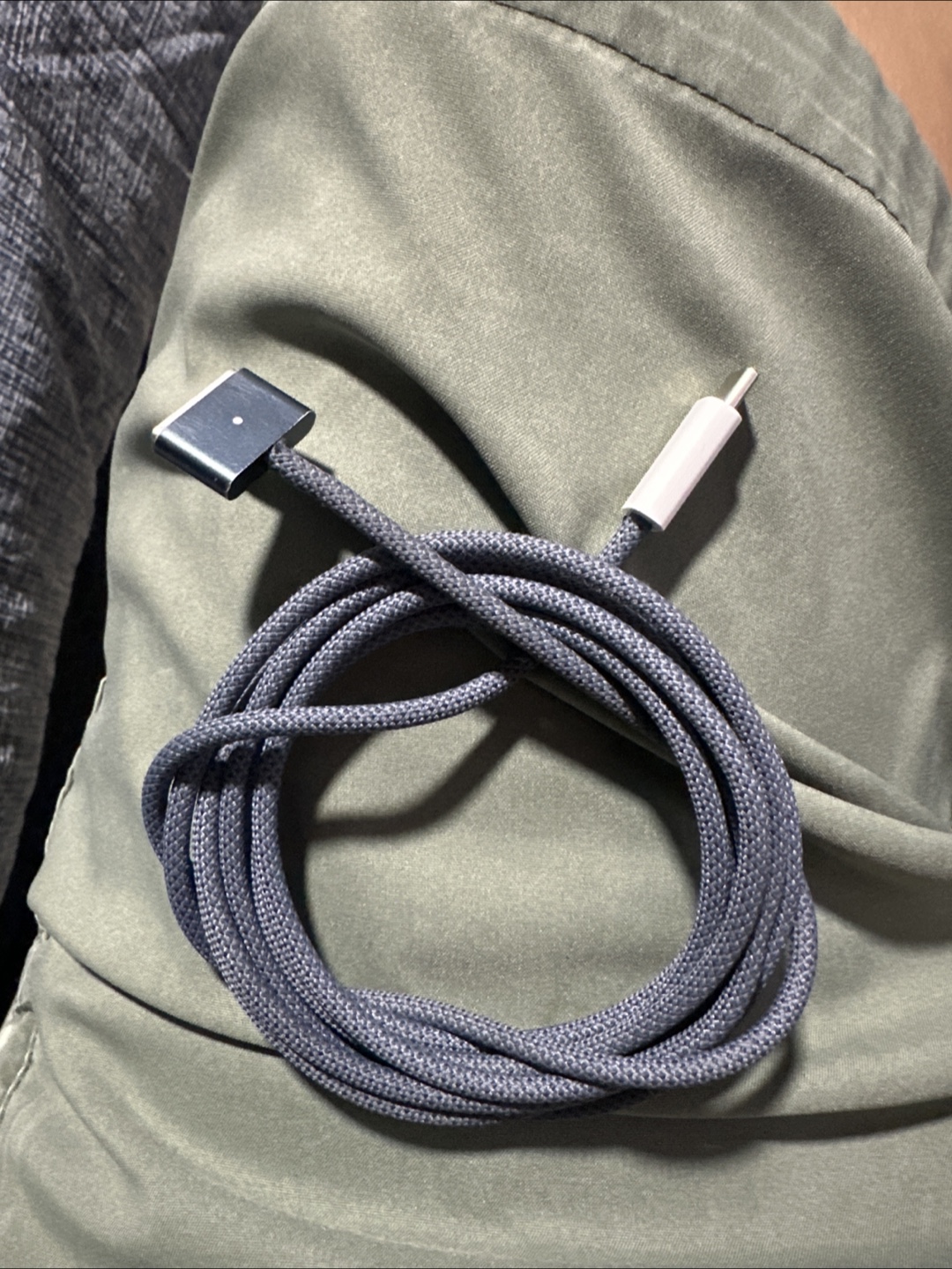 Apple USB-C to MagSafe 3 Cable