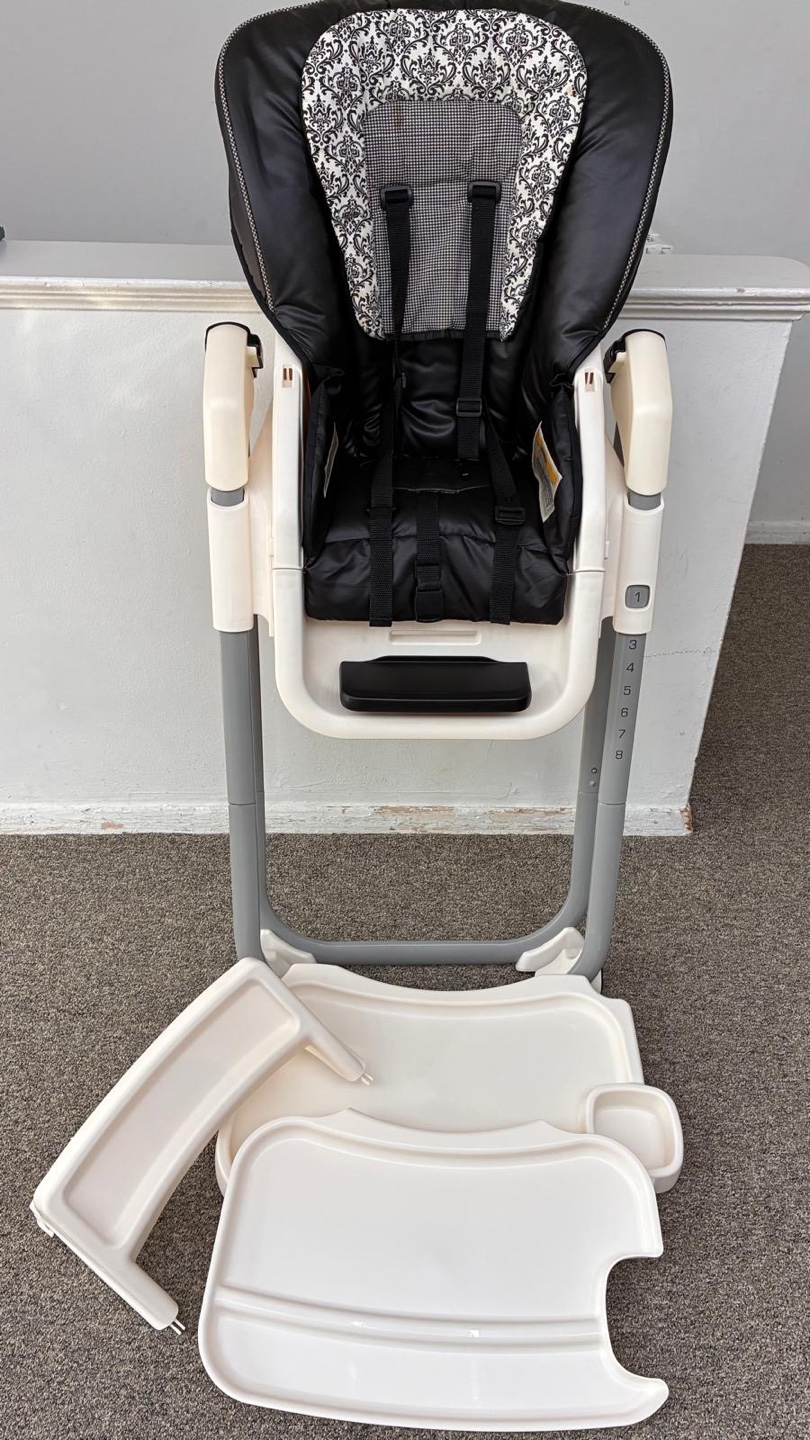 Graco High Chair - Black & White