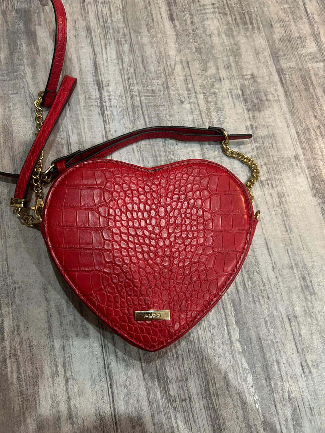 Red Crocodile Skin Aldo Heart Bag - photo 2
