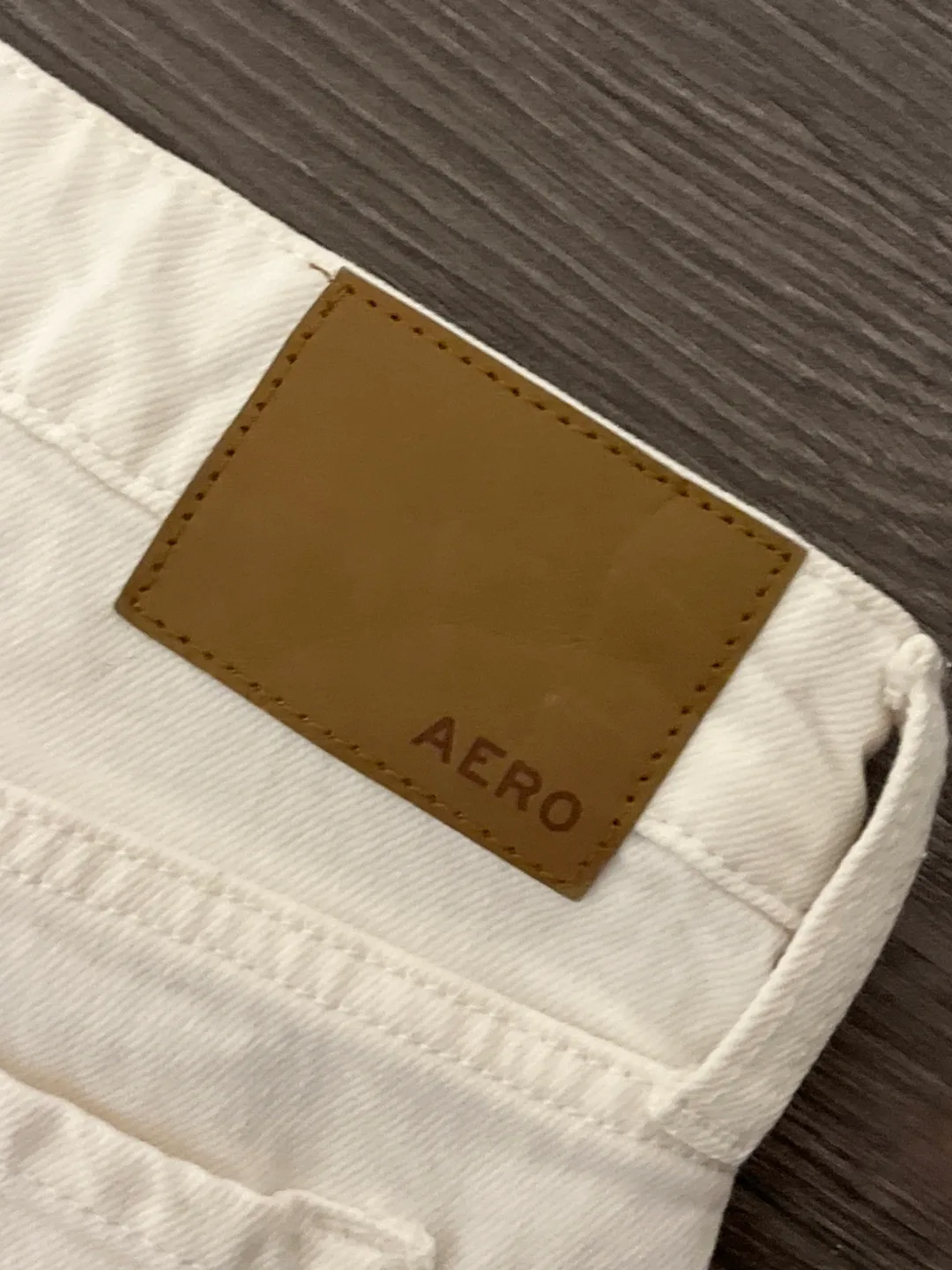 Aeropostale White Low Rise Baggy Crop Jeans - Size 2R image indicator(3)