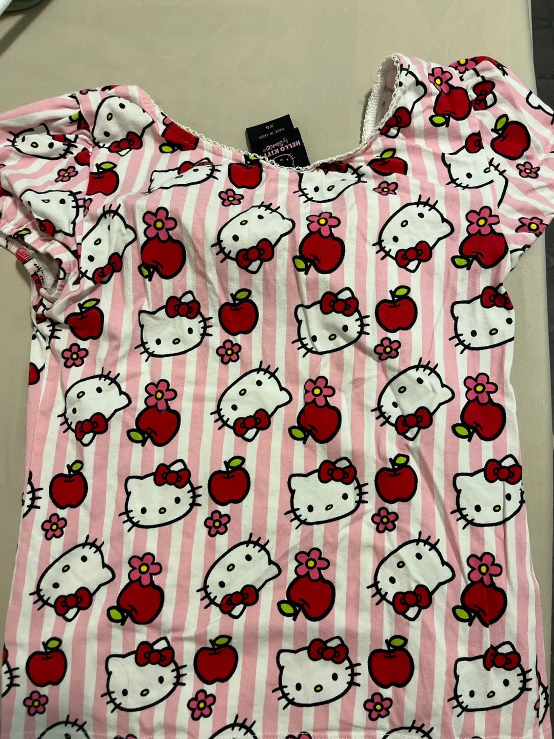 Hello Kitty by Sanrio XS Top image indicator(3)