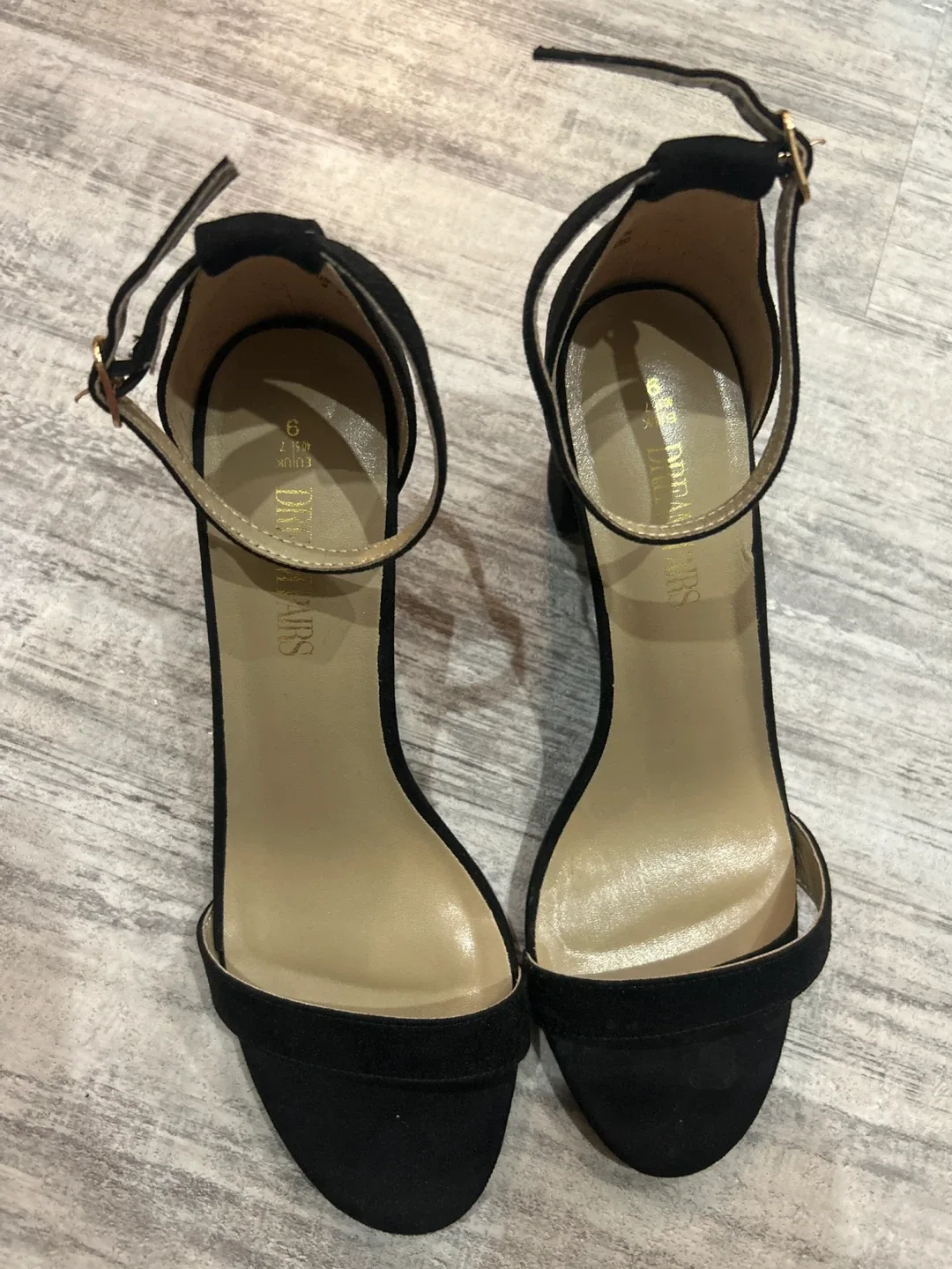 Women’s Heels thumbnail