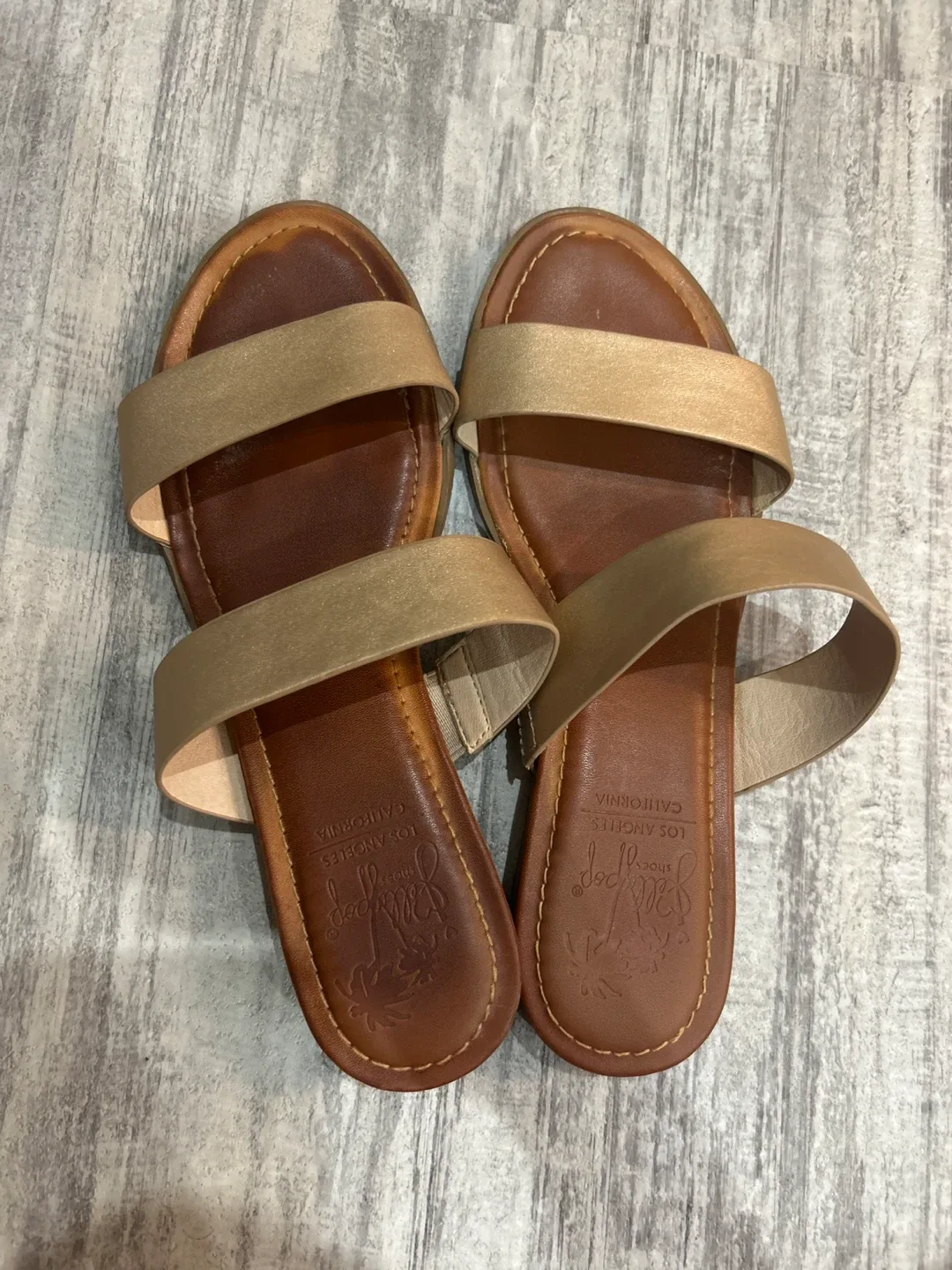 Women’s Leather Sandals thumbnail