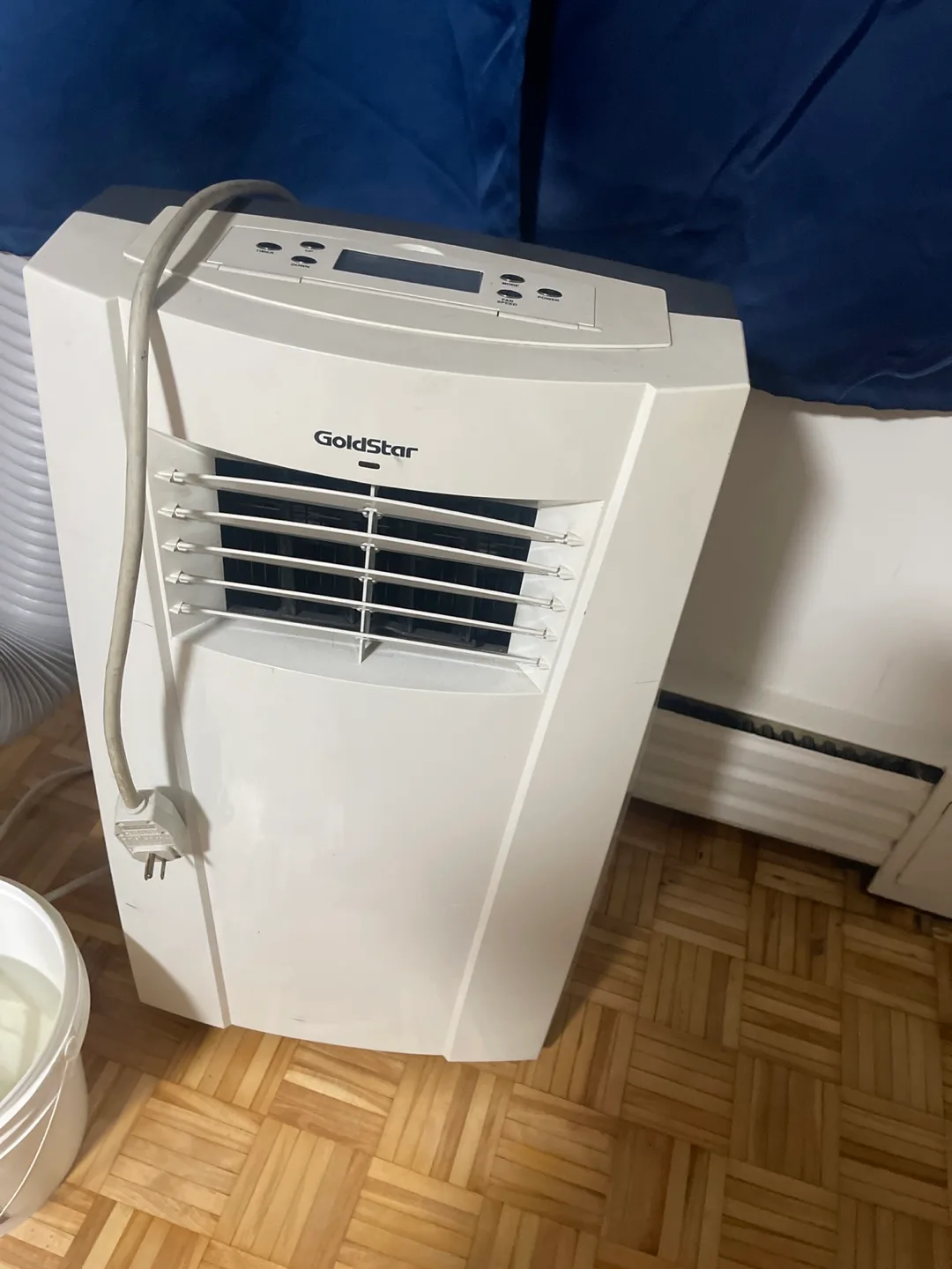 GoldStar GP120CE Portable Air Conditioner thumbnail