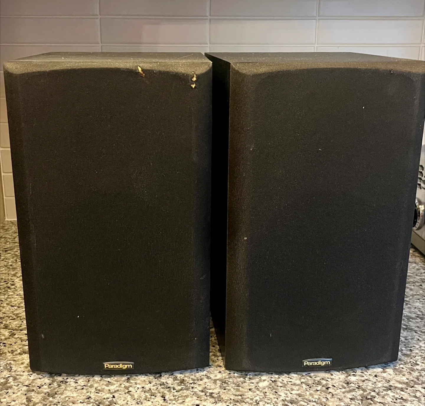 Paradigm Titan v2 Bookshelf Speakers thumbnail