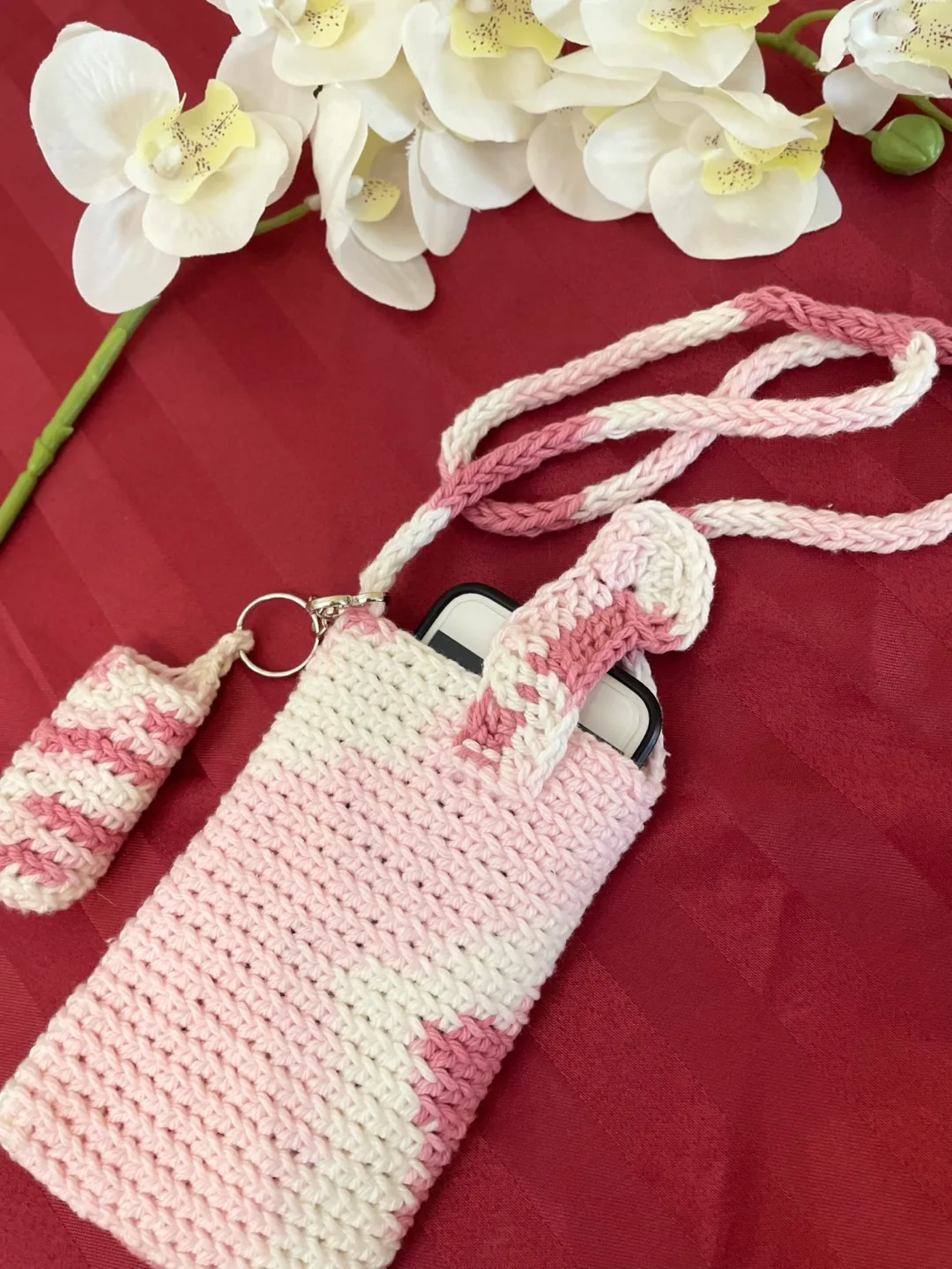 Handmade Crocheted Phone Bag with Lip Balm Holder image indicator(3)