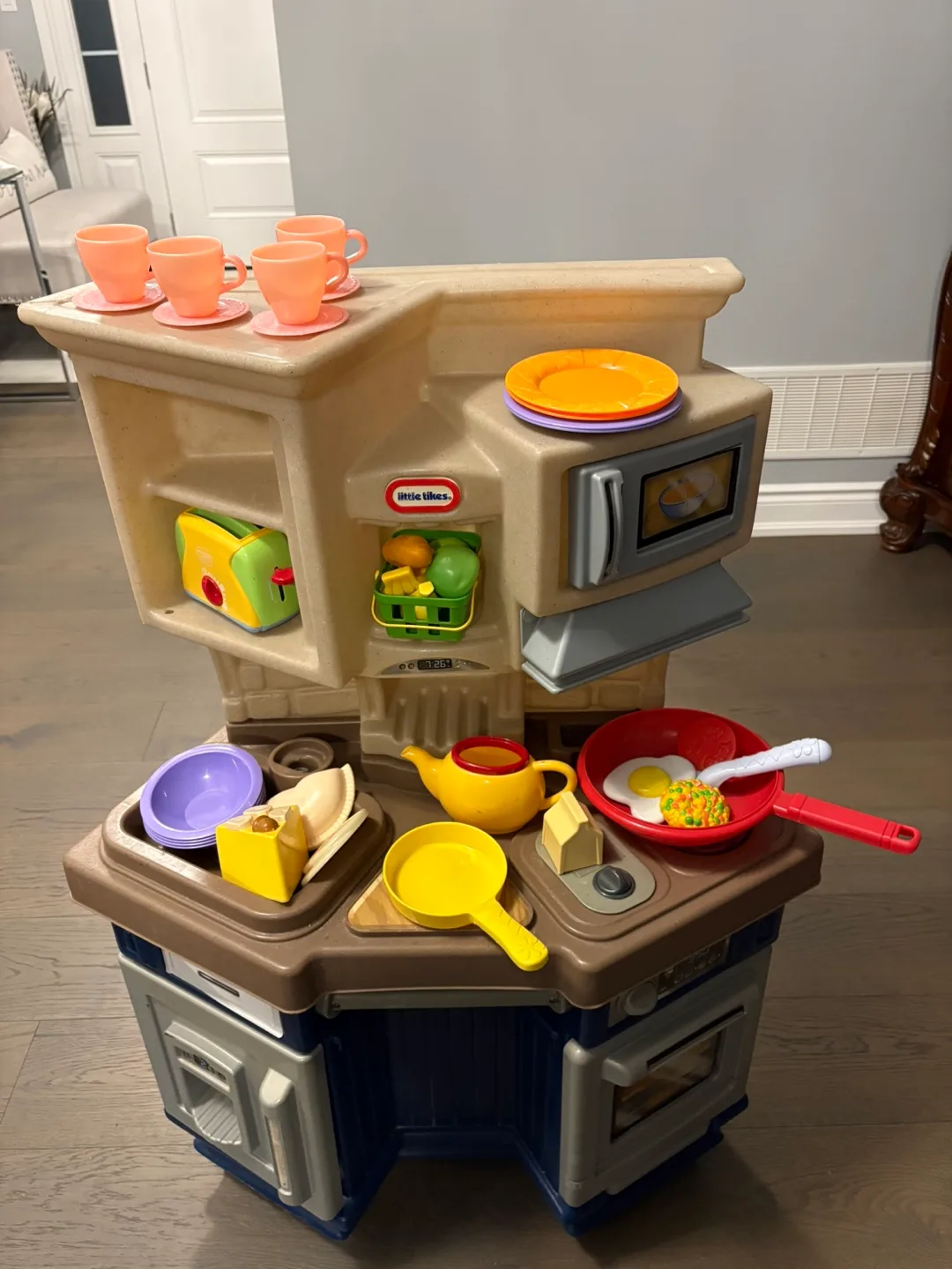 Little tikes kitchen and accessories ret $189 plus tx image indicator(2)