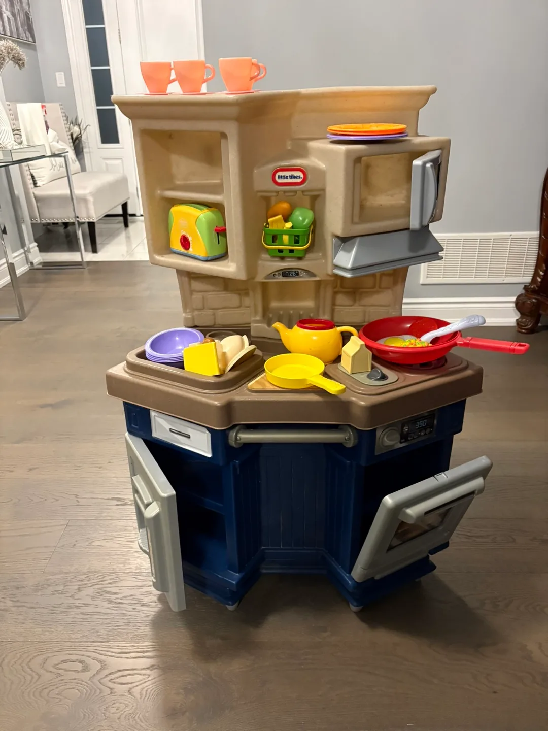 Little tikes kitchen and accessories ret $189 plus tx image indicator(3)