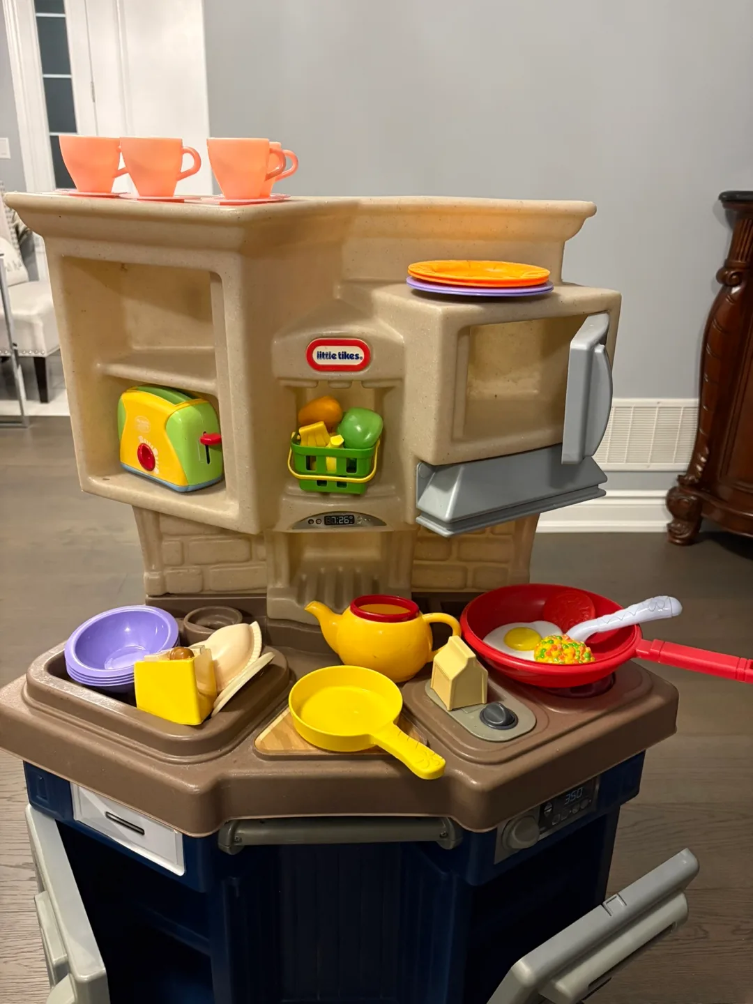 Little tikes kitchen and accessories ret $189 plus tx image indicator(4)