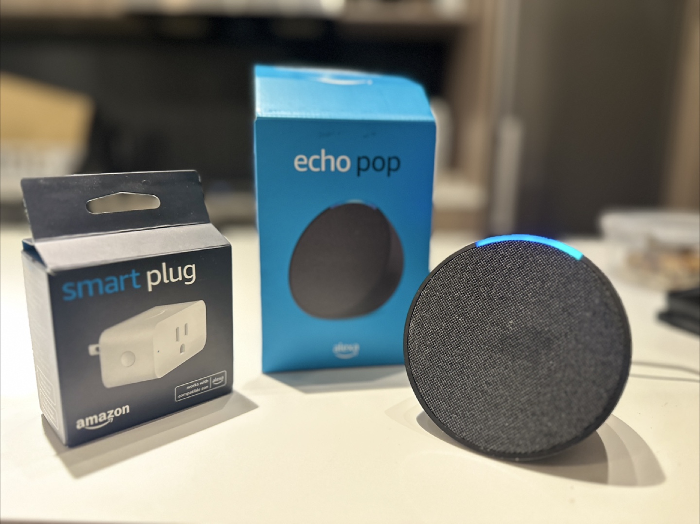 Amazon Basics Smart Plug & Echo Pop - photo 2
