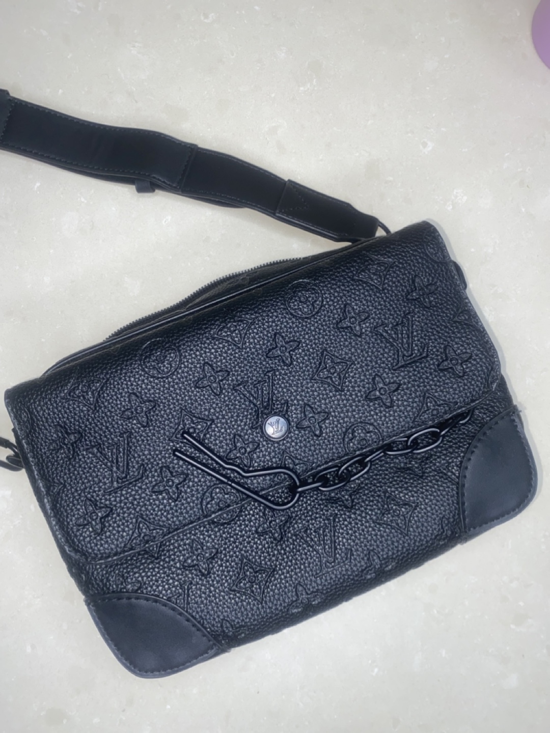LV Steamer Messenger Bag (NEGOTIABLE) - photo 2